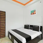 Hotel O Chandra Vilas